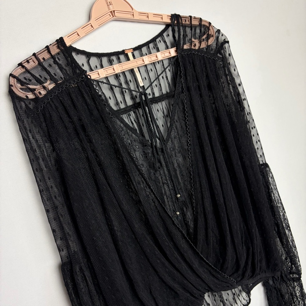 Free People Far Away Too Sz M Lace V Neck Black Boho Hippie Witchy Whimsigoth - Picture 12 of 15